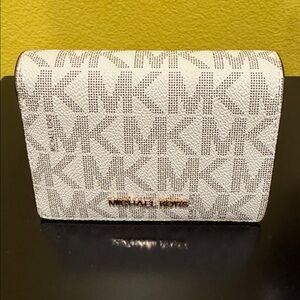 Michael Kors Leather Jet Set MD Slim Wallet NWT